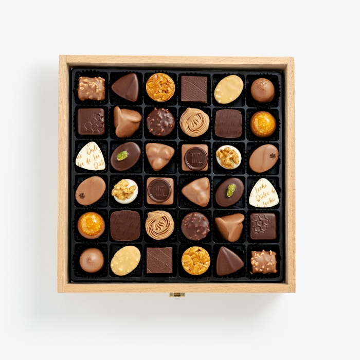 36 Assorted Chocolates in Wood Box - Image 2